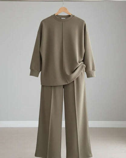 طقم نسائي قطعتين محتشم – سويتشيرت وبنطال واسع